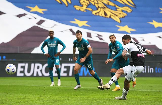 球员都在贡 球员都在贡