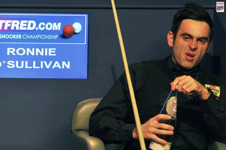 埃泽在水晶 埃泽在水晶