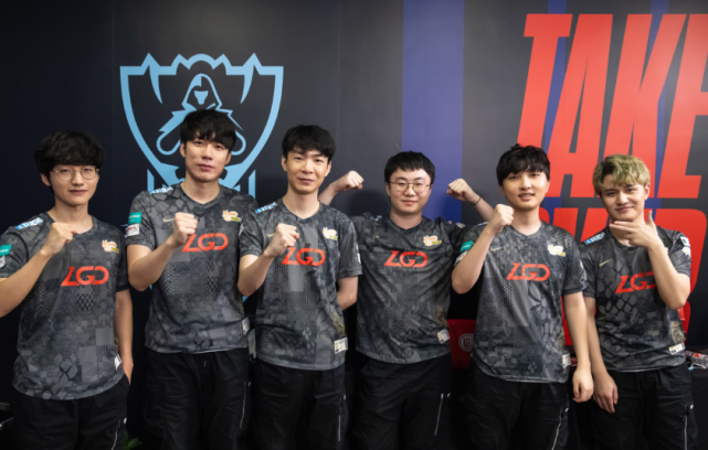 并不容易 并不容易